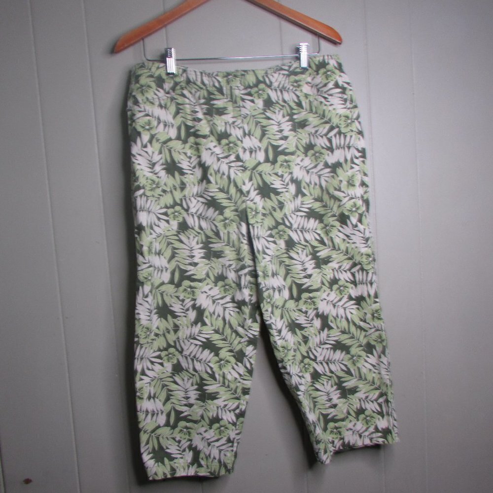 Villager Liz Clairborne Capri Pants 14 Tropical Floral Green Tan